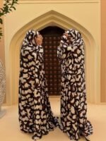 ⁦🌸 عباية ملونة أنيقة – إشراقة تناسب كل يوم⁩ - الصورة ⁦2⁩